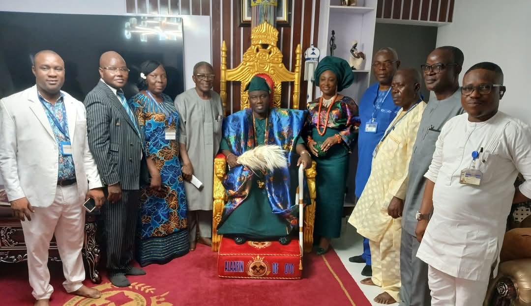Royal Visit by Alayande Varsity Management 